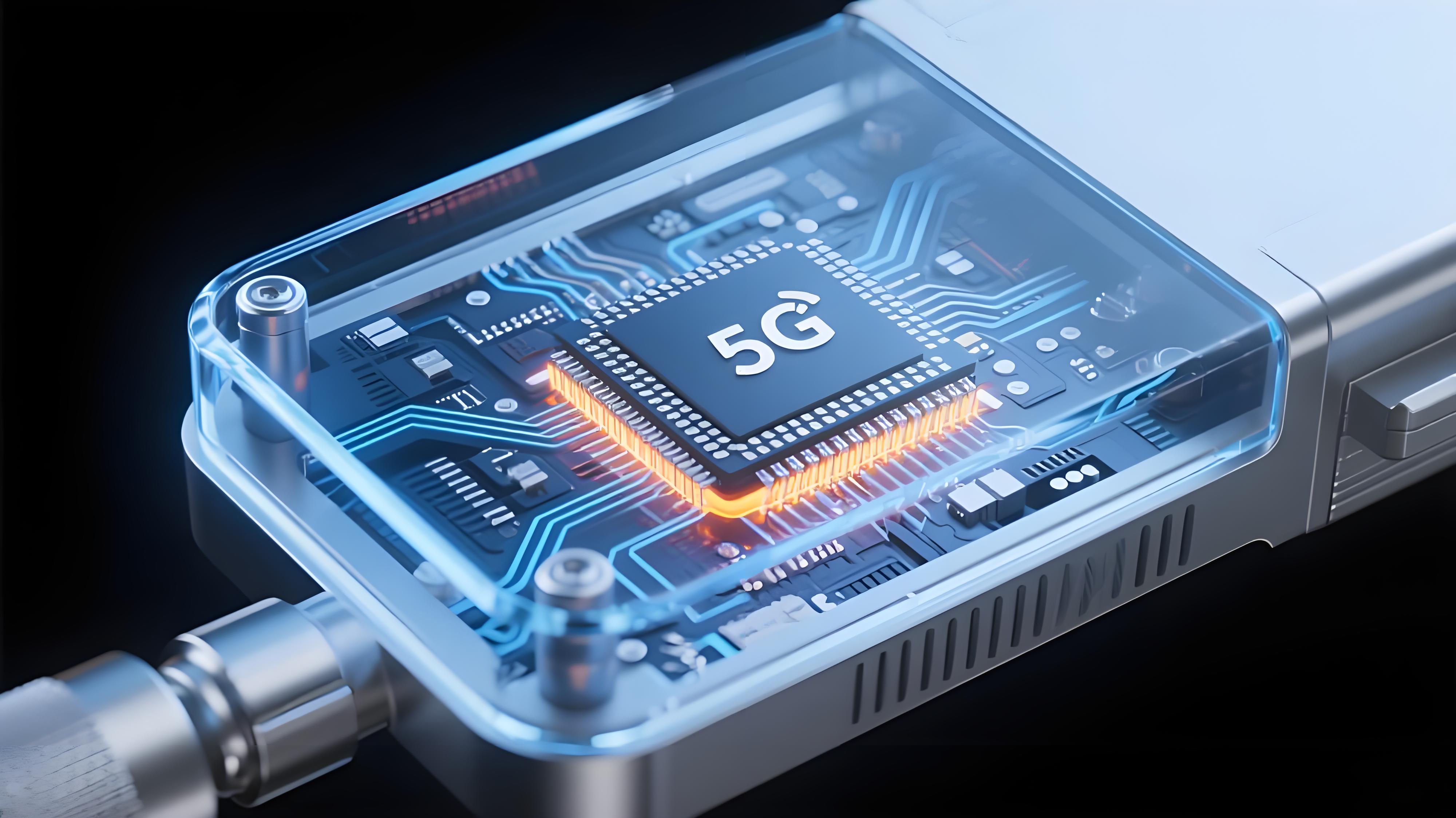 透明外殼5G基站AAU模塊內(nèi)部結(jié)構(gòu)，突出顯示PCB上的散熱通孔陣列